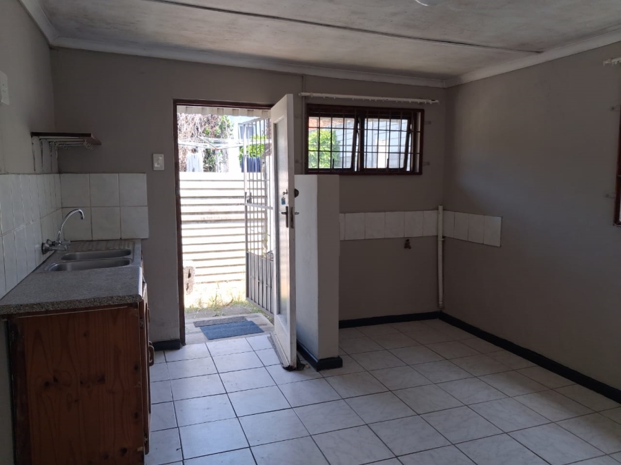 To Let 1 Bedroom Property for Rent in Quigney Eastern Cape